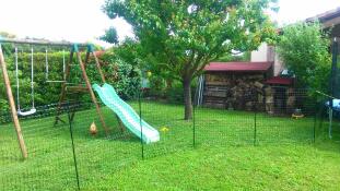 Utilizar vallas para mantener a los pollos fuera de ciertas zonas del jardín.