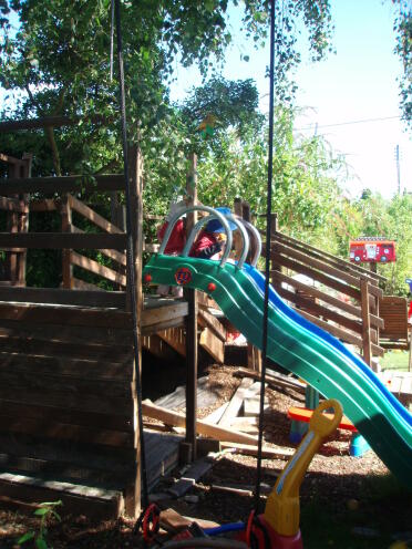 Parque infantil 100% reciclado durante la fase de construcción